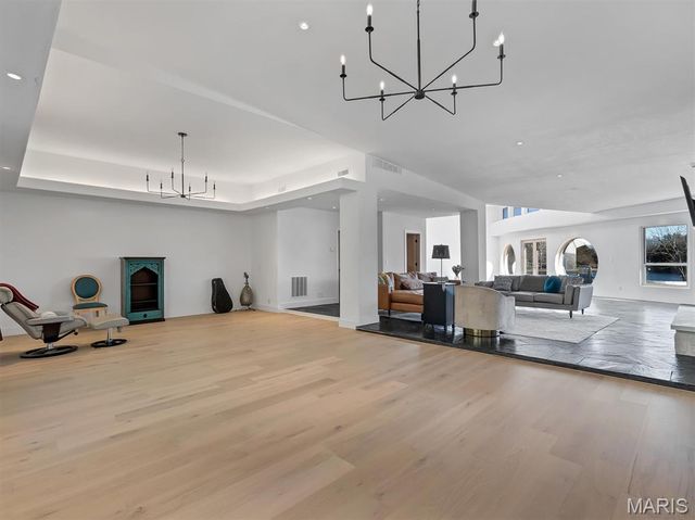 12070 Country Club Drive, Rolla, MO 65401