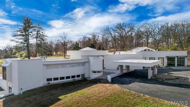 12070 Country Club Drive, Rolla, MO 65401