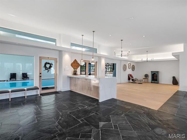 12070 Country Club Drive, Rolla, MO 65401