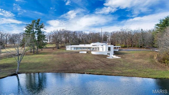 12070 Country Club Drive, Rolla, MO 65401