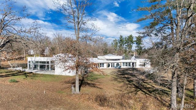 12070 Country Club Drive, Rolla, MO 65401