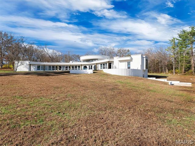 12070 Country Club Drive, Rolla, MO 65401