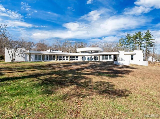 12070 Country Club Drive, Rolla, MO 65401