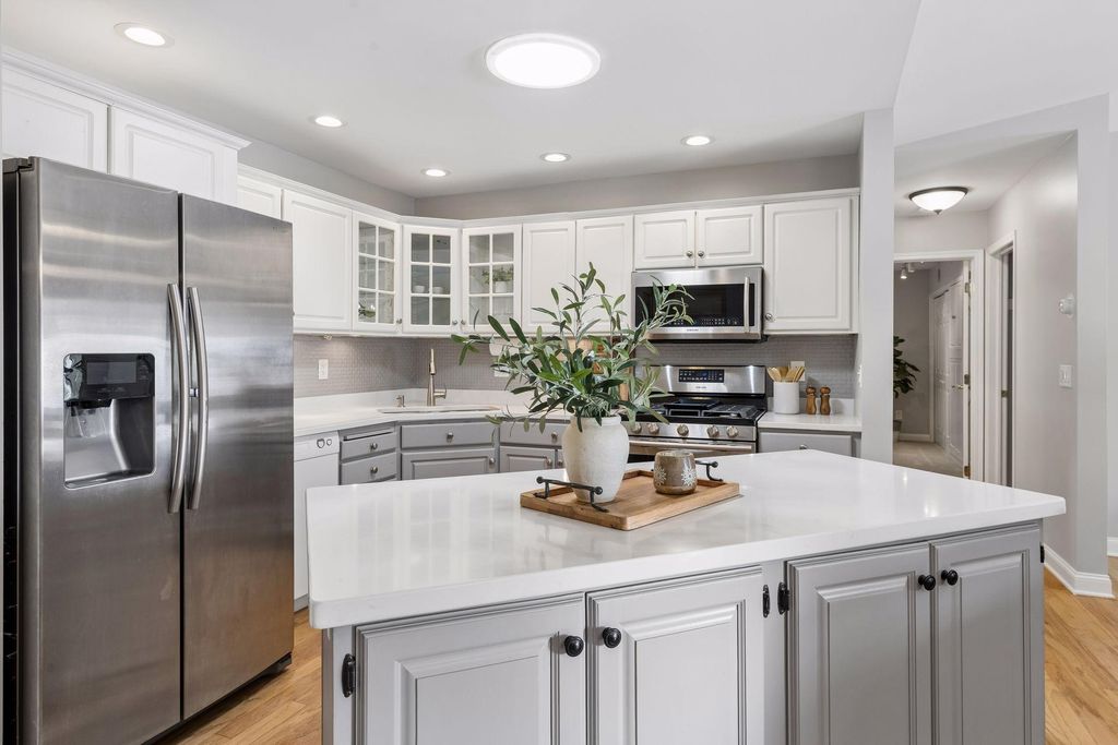 1860 Juneau Lane N, Plymouth, MN 55447 — exterior