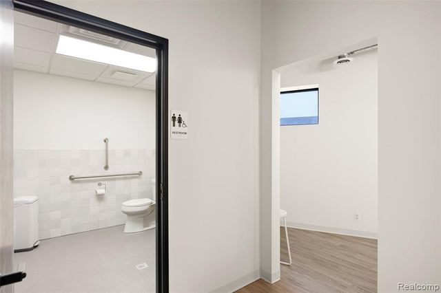 21103 Gratiot Avenue, Eastpointe, MI 48021