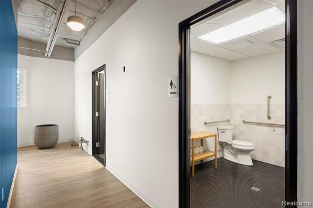 21103 Gratiot Avenue, Eastpointe, MI 48021