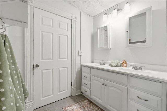 520 S 1ST Street, Council Bluffs, IA 51503
