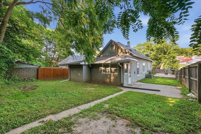 520 S 1ST Street, Council Bluffs, IA 51503