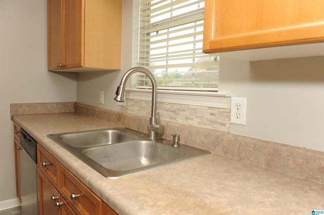 500 CAMDEN COVE CIRCLE, Calera, AL 35040