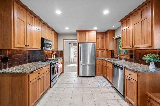 801 E 102nd Street, Bloomington, MN 55420