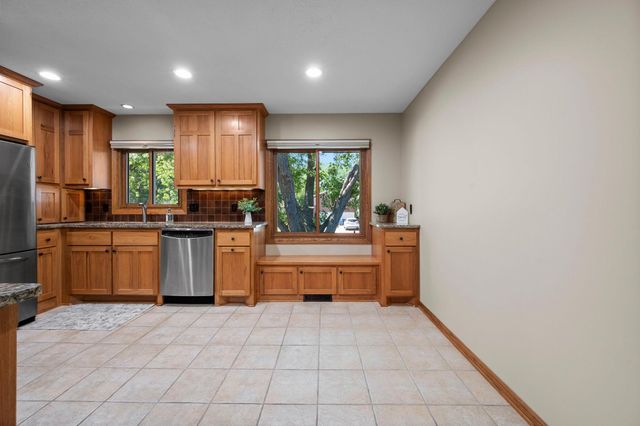 801 E 102nd Street, Bloomington, MN 55420