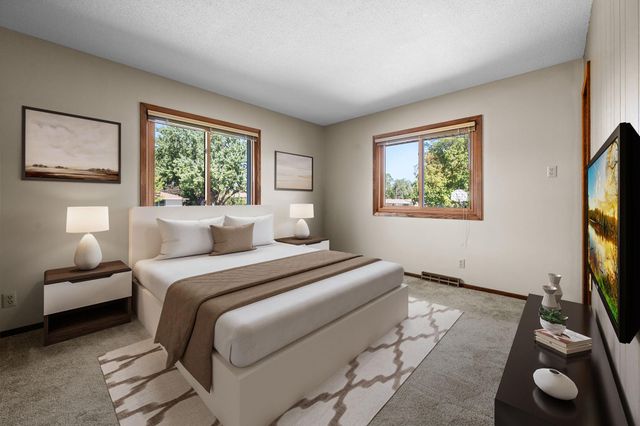 801 E 102nd Street, Bloomington, MN 55420