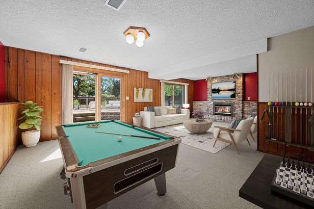 801 E 102nd Street, Bloomington, MN 55420