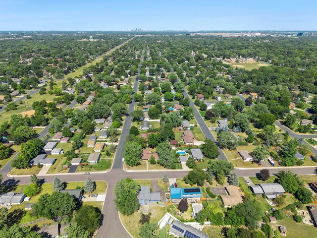 801 E 102nd Street, Bloomington, MN 55420