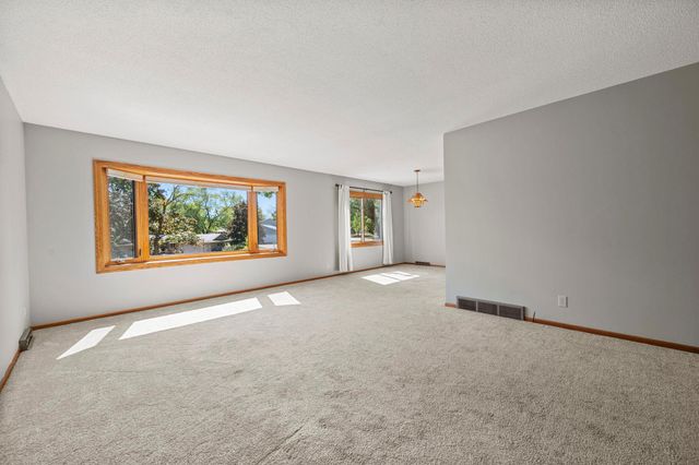 801 E 102nd Street, Bloomington, MN 55420
