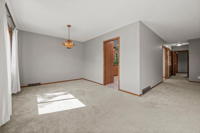 801 E 102nd Street, Bloomington, MN 55420