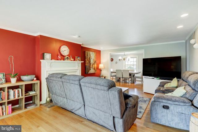 2113 LYNDELL DR, Lancaster, PA 17601