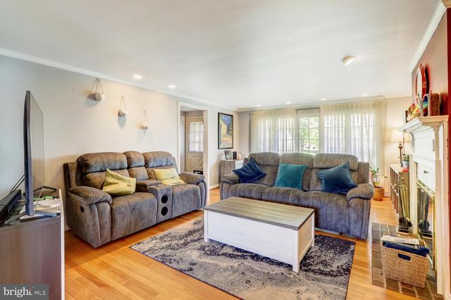 2113 LYNDELL DR, Lancaster, PA 17601