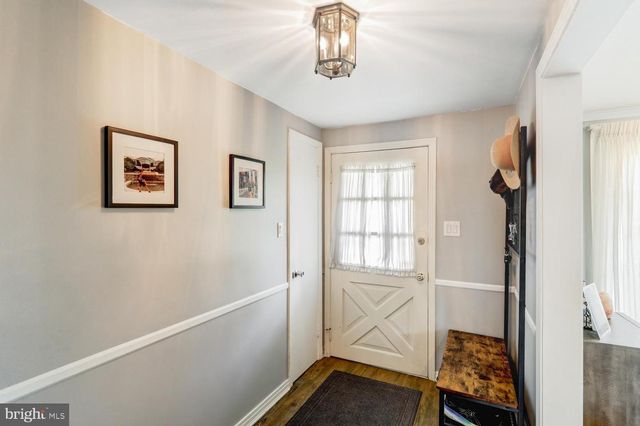 2113 LYNDELL DR, Lancaster, PA 17601