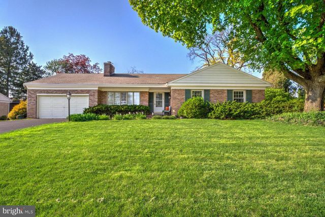 2113 LYNDELL DR, Lancaster, PA 17601