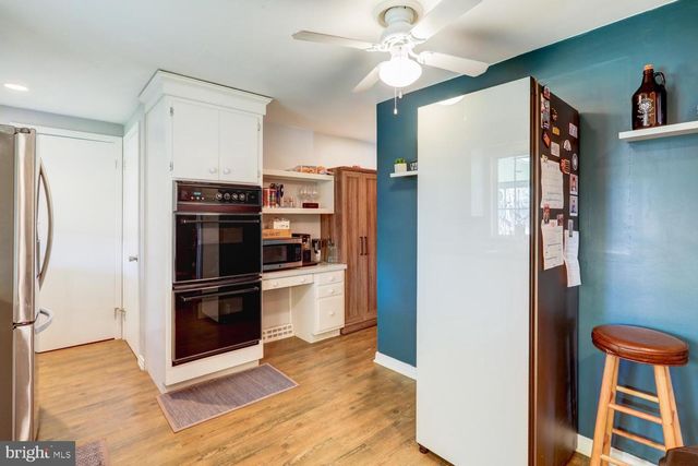 2113 LYNDELL DR, Lancaster, PA 17601