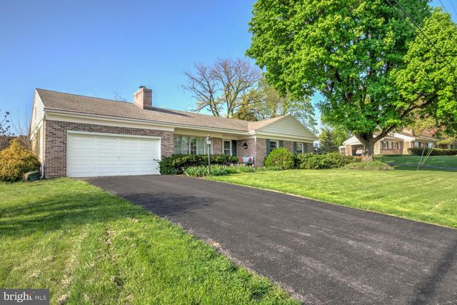 2113 LYNDELL DR, Lancaster, PA 17601