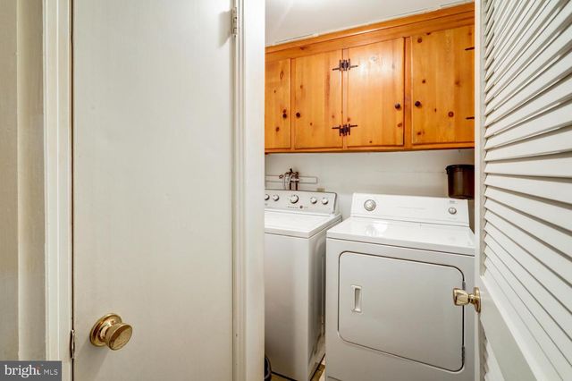 2113 LYNDELL DR, Lancaster, PA 17601