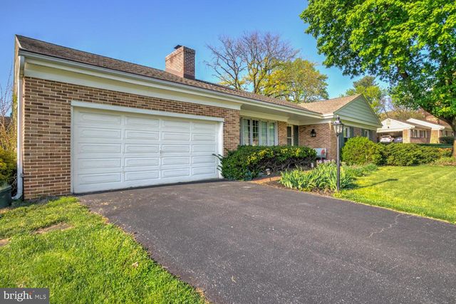2113 LYNDELL DR, Lancaster, PA 17601