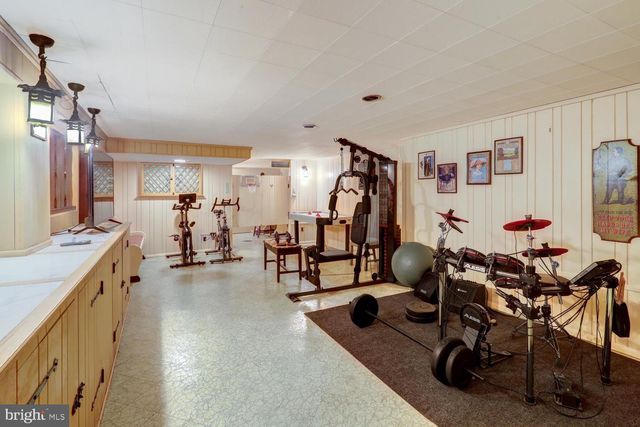 2113 LYNDELL DR, Lancaster, PA 17601