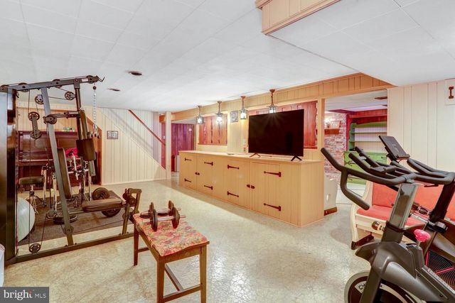 2113 LYNDELL DR, Lancaster, PA 17601