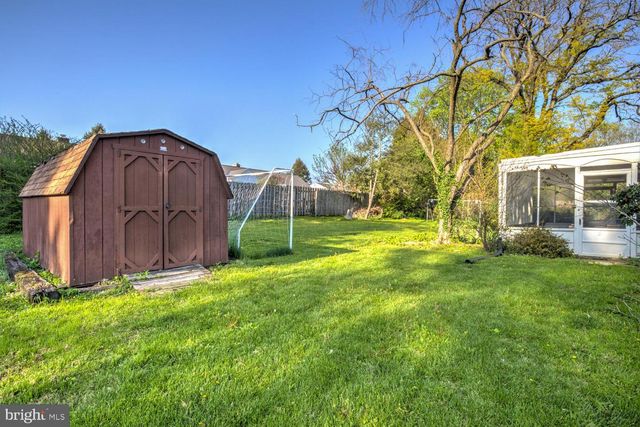 2113 LYNDELL DR, Lancaster, PA 17601