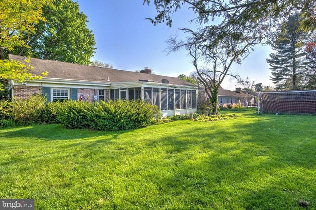 2113 LYNDELL DR, Lancaster, PA 17601