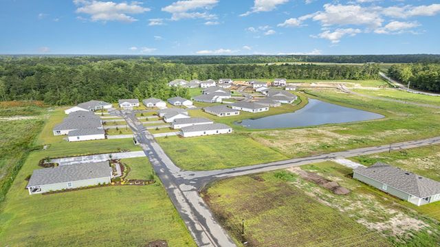 31 Ashworth Dr., Tabor City, NC 28463