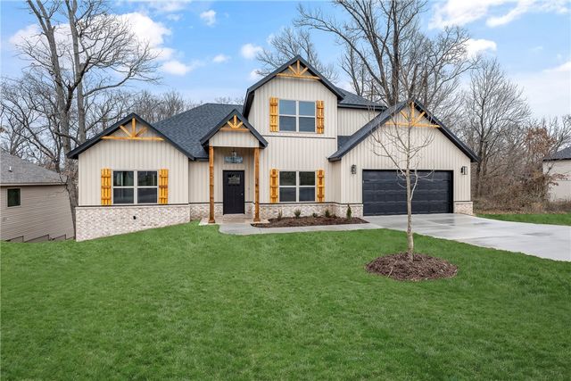 32 Taransay Drive, Bella Vista, AR 72715