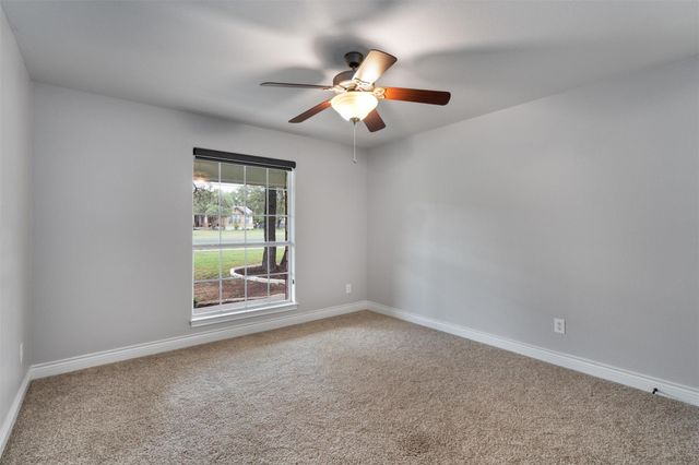 208 Neal DR, Liberty Hill, TX 78642