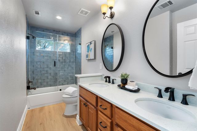 208 Neal DR, Liberty Hill, TX 78642