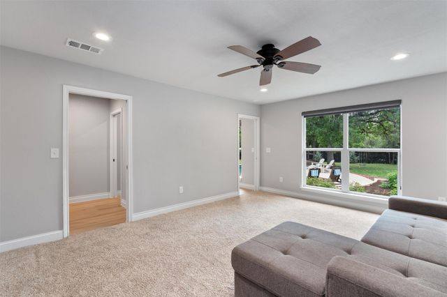 208 Neal DR, Liberty Hill, TX 78642