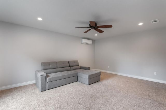 208 Neal DR, Liberty Hill, TX 78642