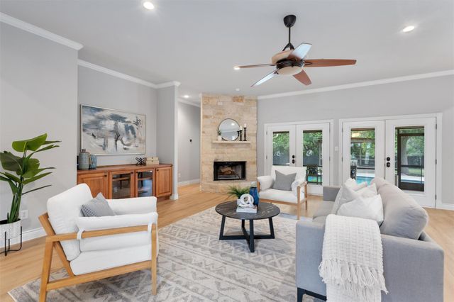 208 Neal DR, Liberty Hill, TX 78642