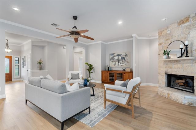 208 Neal DR, Liberty Hill, TX 78642
