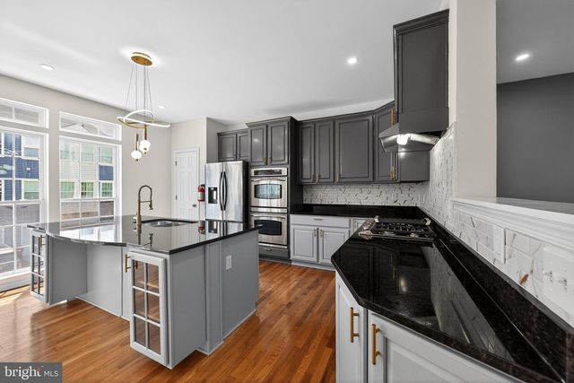 3 SWAN CT, Delran, NJ 08075