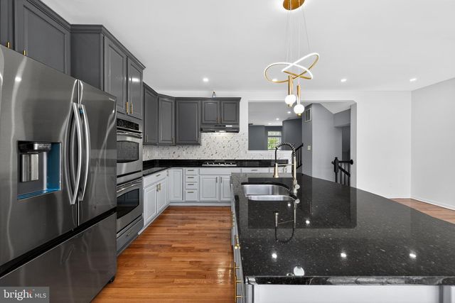 3 SWAN CT, Delran, NJ 08075