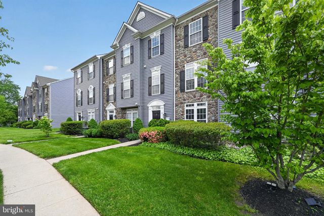 3 SWAN CT, Delran, NJ 08075