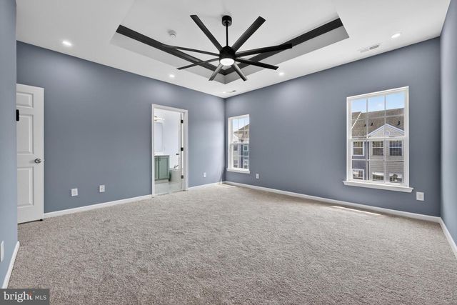 3 SWAN CT, Delran, NJ 08075