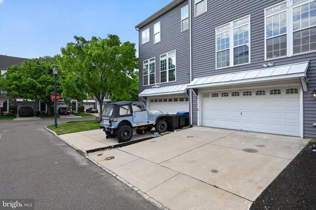 3 SWAN CT, Delran, NJ 08075