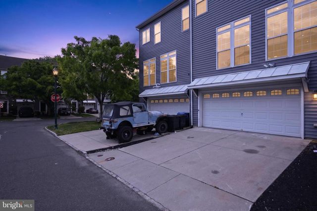 3 SWAN CT, Delran, NJ 08075