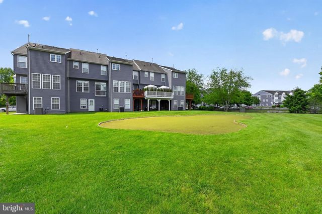3 SWAN CT, Delran, NJ 08075