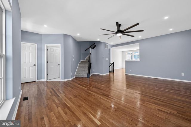 3 SWAN CT, Delran, NJ 08075