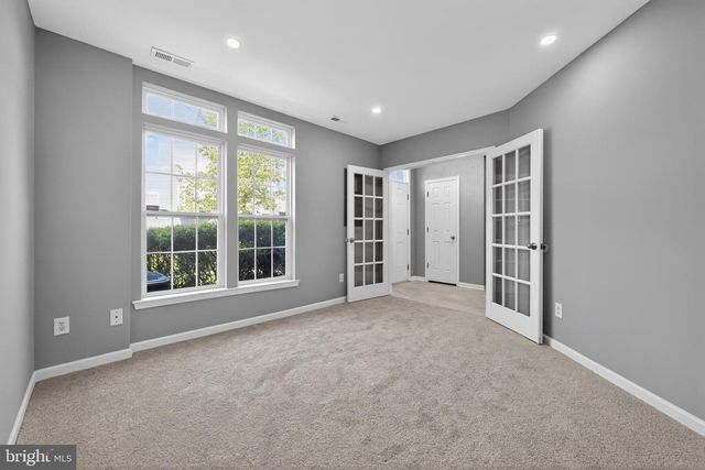 3 SWAN CT, Delran, NJ 08075