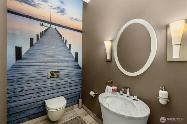 7002 93rd Avenue SE, Mercer Island, WA 98040